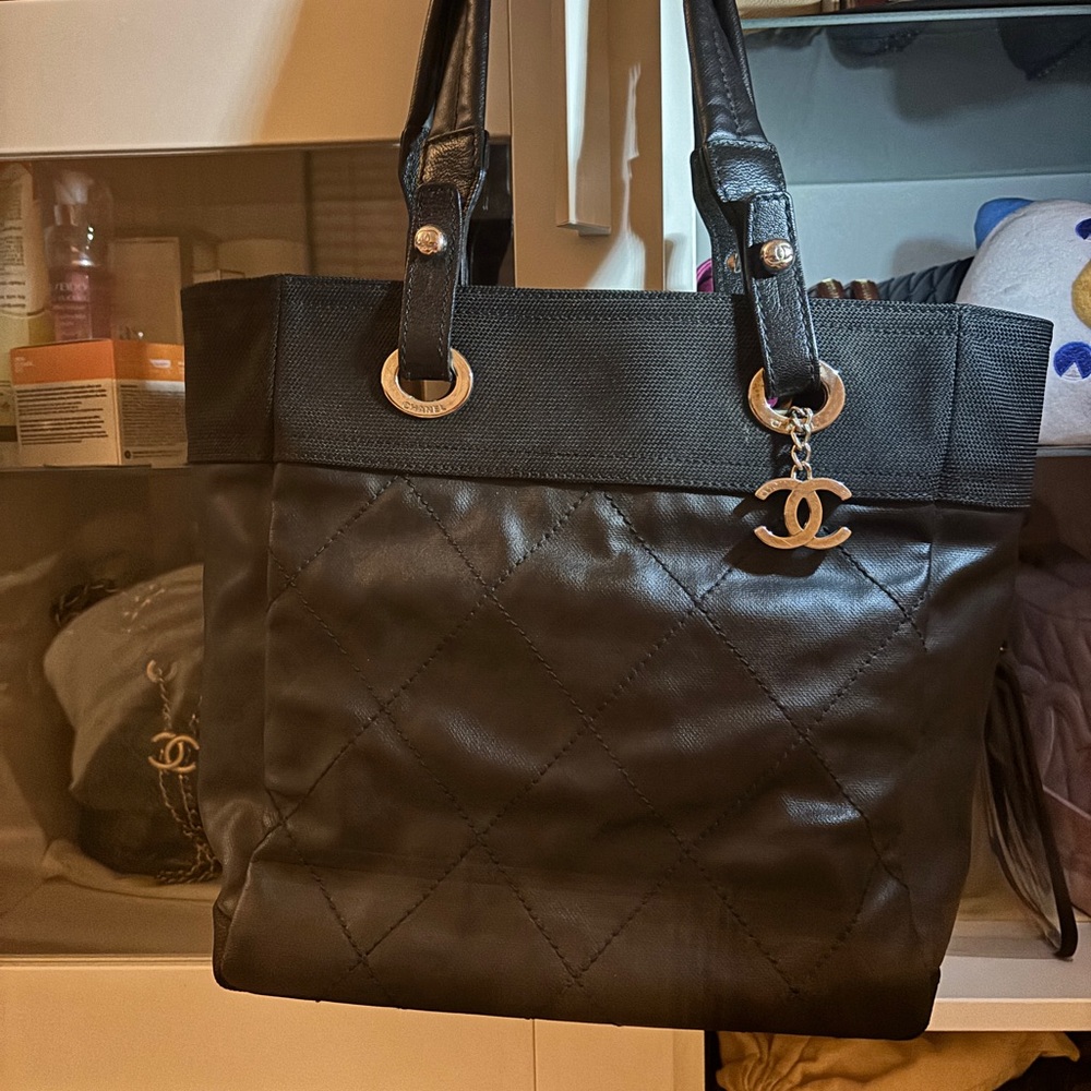 Auth tote chanel bag